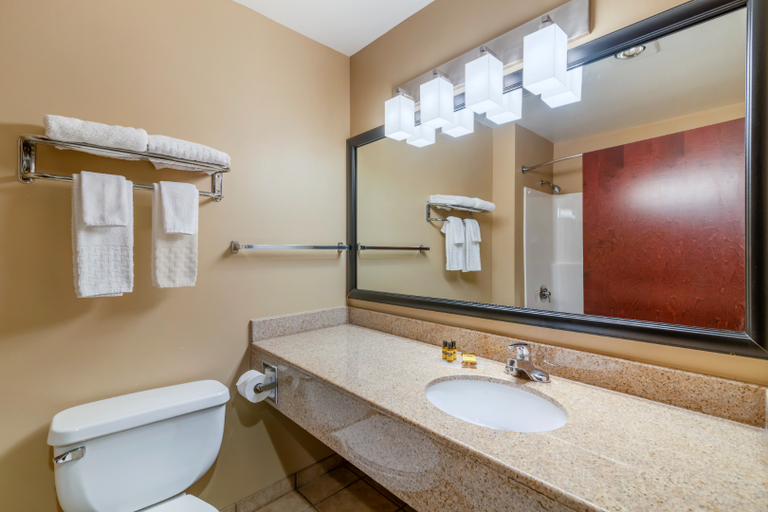 Bathroom 4, Syracuse Grand, Onondaga