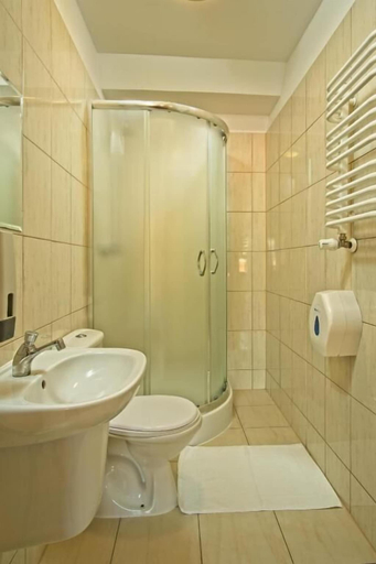 Bathroom, Margo Bukowiec, Jelenia Góra