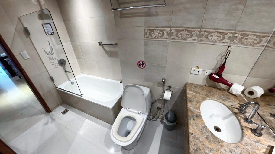 Bathroom 4, Gran Hotel Santa Cruz-Senses Centro, Andrés Ibáñez