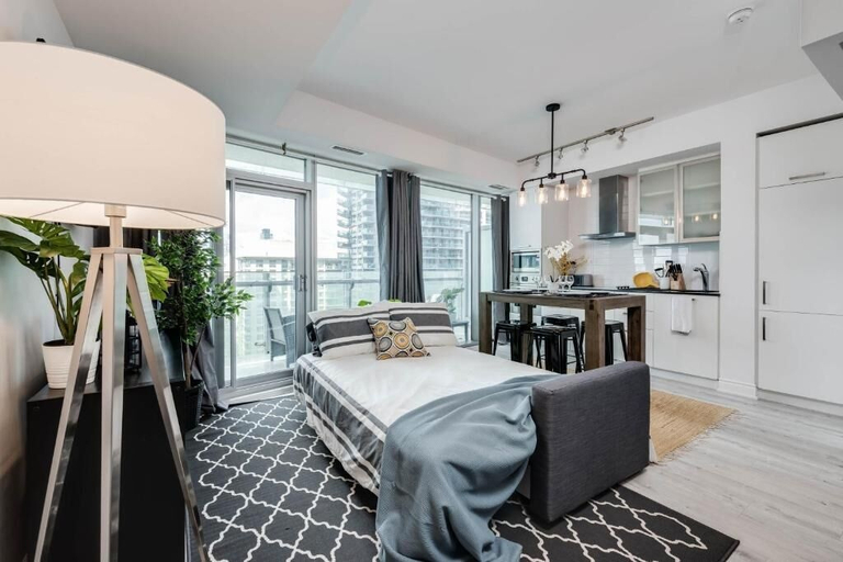 Room 3, StayToronto - The York Suites, Toronto