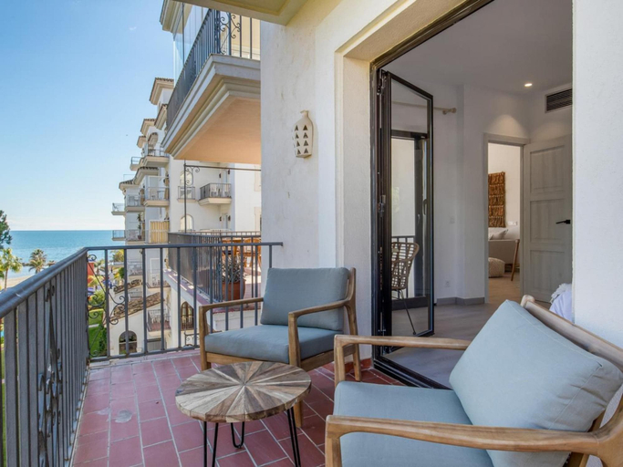 Others 5, Luminoso Apartamento en Andaluc a del Mar, Málaga