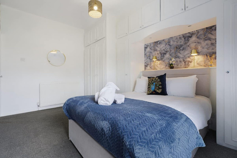1, Work Friendly 3 Bed House with Sofa Beds Sleeps 7, Durham