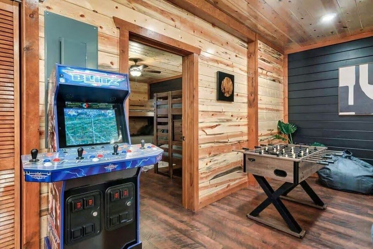 Game room 4, Laughing Fox Lodge 8 Bedroom Cabin, Sevier