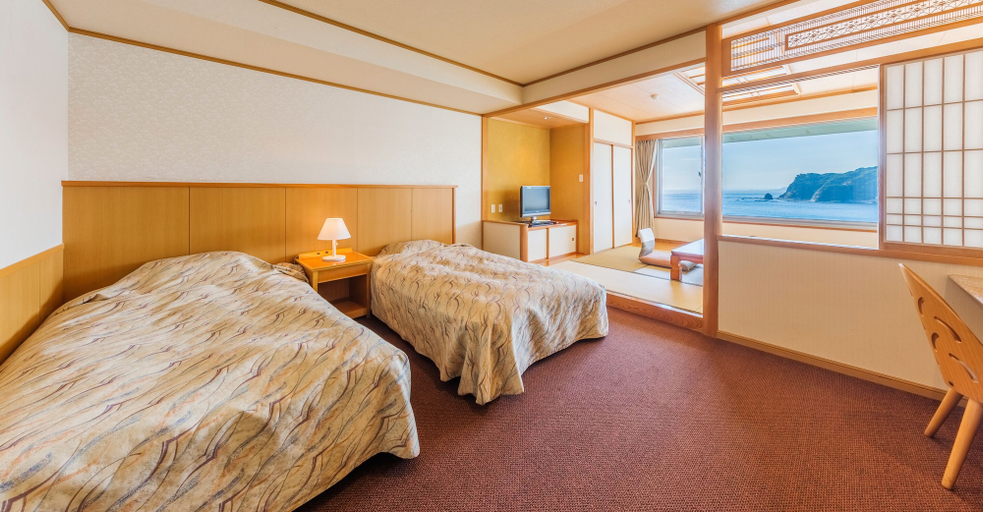 Bedroom 4, Mikazuki Sea-Park Hotel Awa Kamogawa, Kamogawa