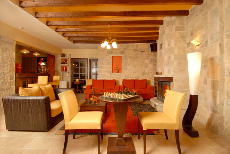 Others, Mikri Arktos Hotel (Little Bear Hotel), Thessaly