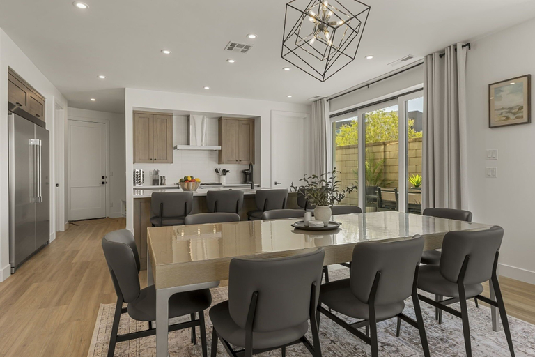 Dining 5, Courtside Sunsets 5 Bedroom Townhouse, Washington