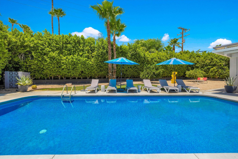 Pool 4, Experience Authentic Palm Springs Style at Meiselman Palms, Riverside