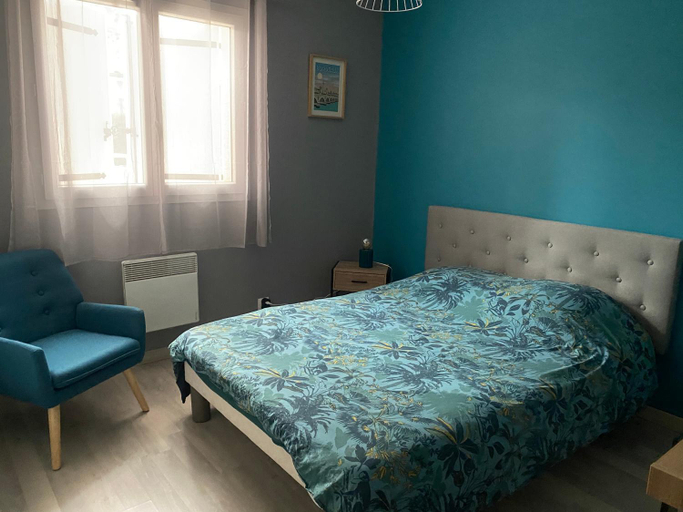 Bedroom 2, CHAMBRE D HOTE CHEZ Nath, Gironde