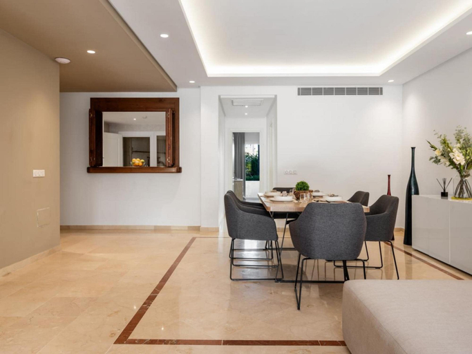 Room 2, Fant Stico Apartamento en Jardines de Ventura, Málaga