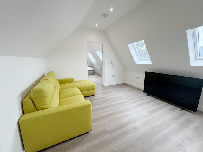 Others 5, The Kingston Residence, London