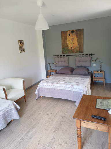 Bedroom 2, La maison de l'ecluse, Aude
