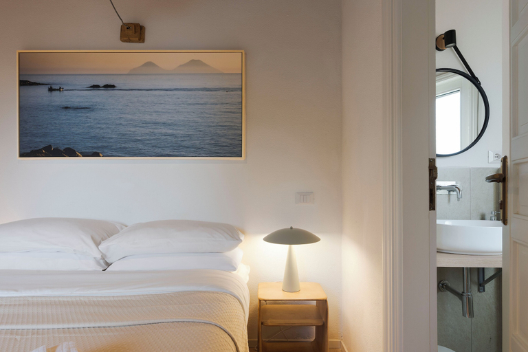 Room 3, Seafront Collection Bungalows and Villas, Palermo