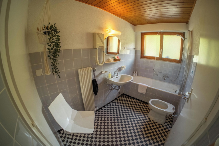 Bathroom 3, Colorado Riders chalet, Sierre