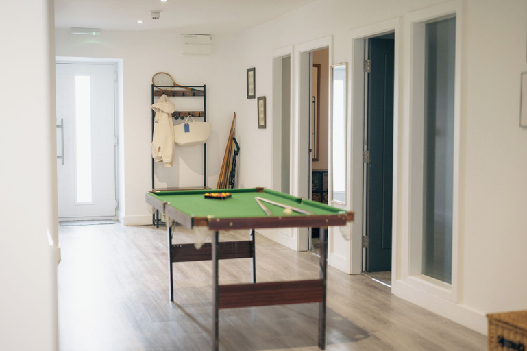 Game room 2, Beach Court by Guestz, Gwynedd