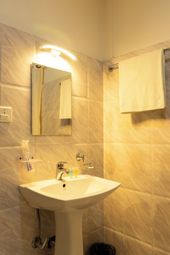 Bathroom, Hotel Maden Inn, Koshi