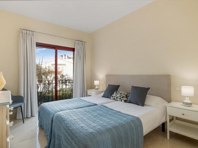 Room 4, Apto Bah a de Alc Ntara San Pedro, Málaga