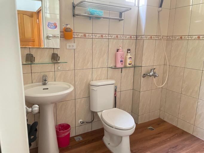 Bathroom 3, Dai B&B, Kinmen