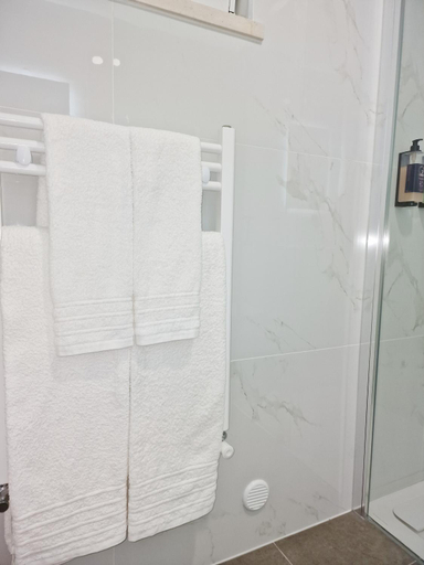 Bathroom 4, Golfinho Azul, Odemira
