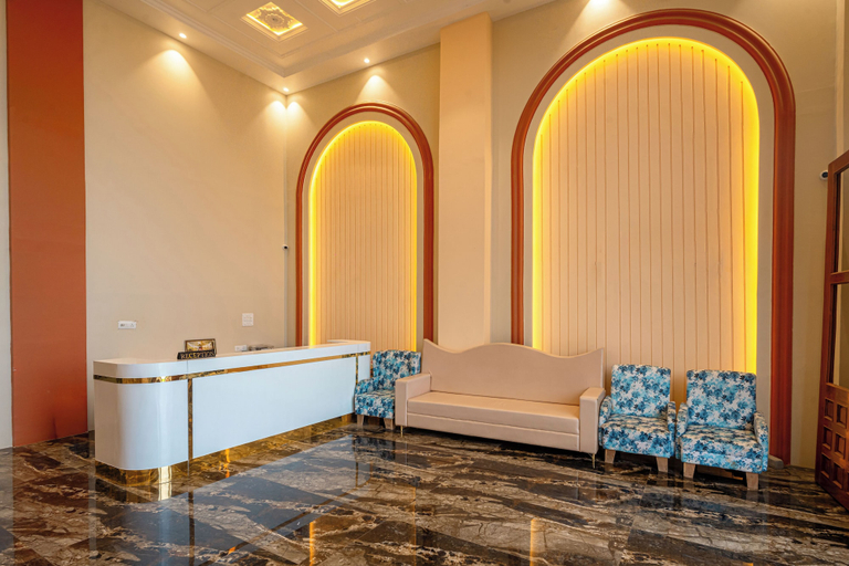 Lobby sitting area, Shree Maa Vaishno Hotel & Resort, Ujjain