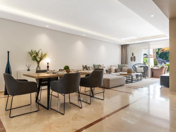 Room 5, Fant Stico Apartamento en Jardines de Ventura, Málaga