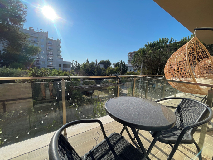 Outdoor dining, Sea Pearl Studios- By ENJOY TRAVEL, Kavajës