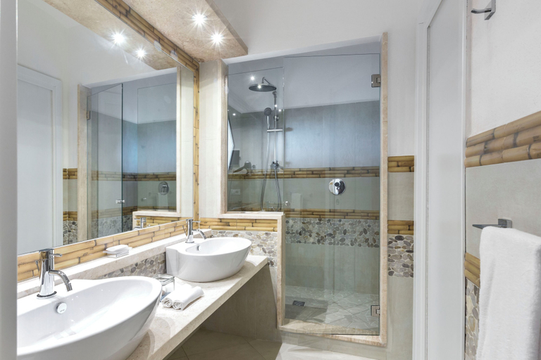 Bathroom 4, Hotel Relax Torreruja Thalasso & SPA, Olbia-Tempio