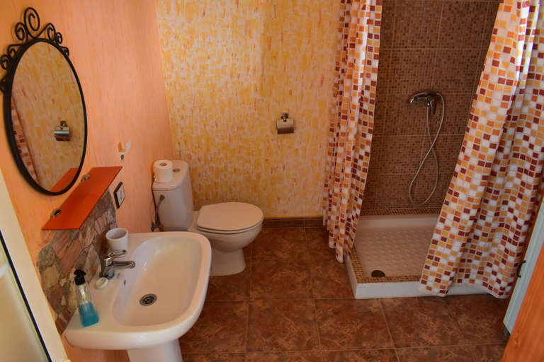 Bathroom 5, La Fonda Aeropuerto, Las Palmas