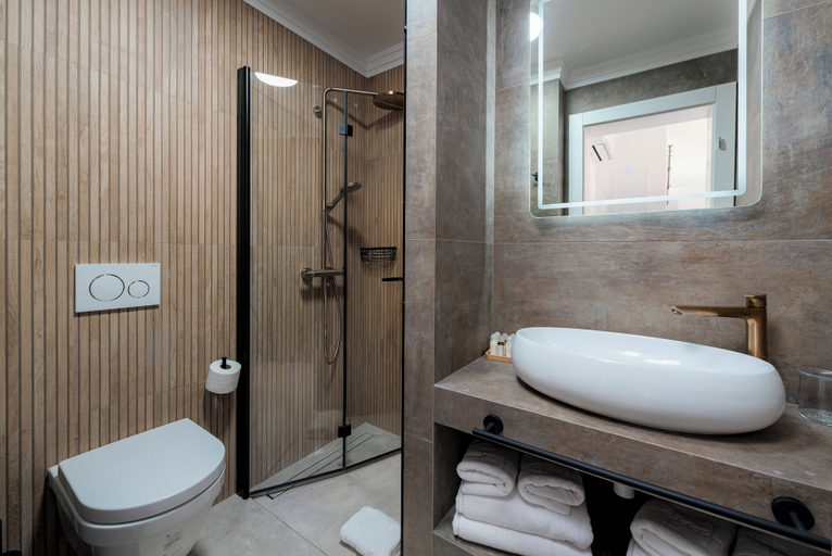 Bathroom 4, Casa Laurea, Pojezerje