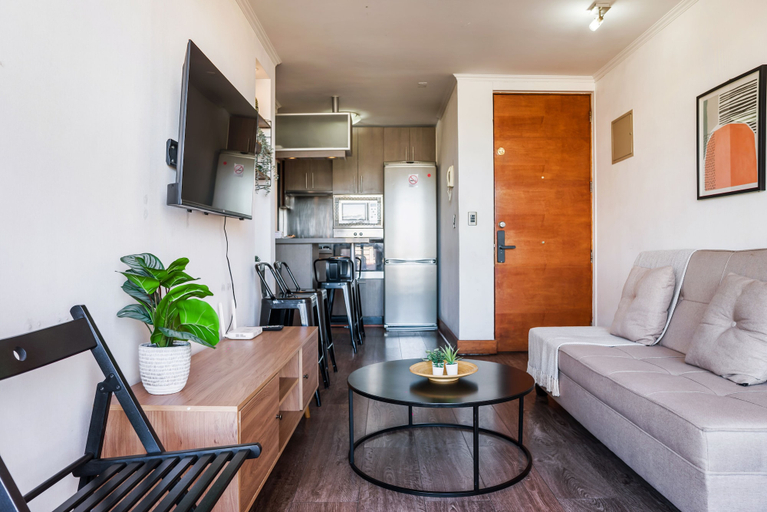 Living area 3, Cozy Getaway Oasis 2BR in Las Condes, Santiago
