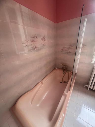 Bathroom, Chateau La Palue Close To Saint-Emilion, Gironde