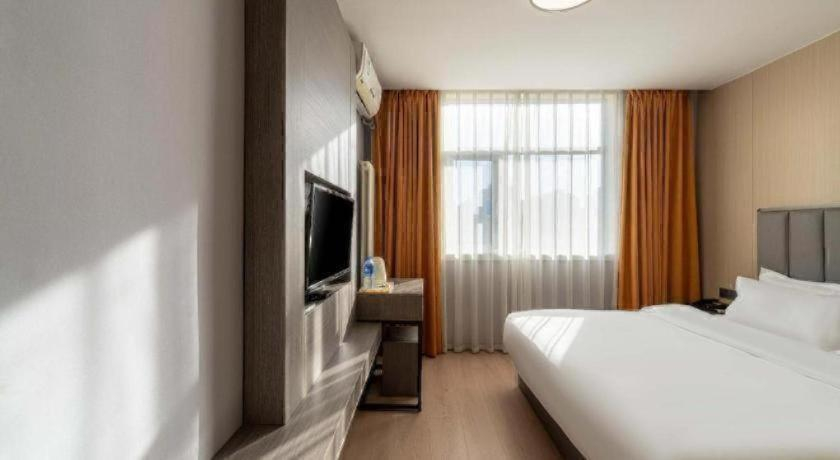 Bedroom, 7 Days Inn Beijing West Passenger Station Maliandao, Beijing