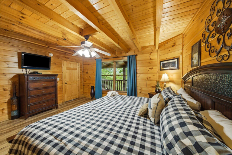 Bedroom, Moonlight and Memories - Two Bedroom Cabin, Sevier