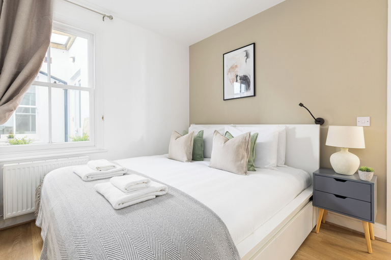 Bedroom 3, Luxurious Villa in Shepherd's Bush, London