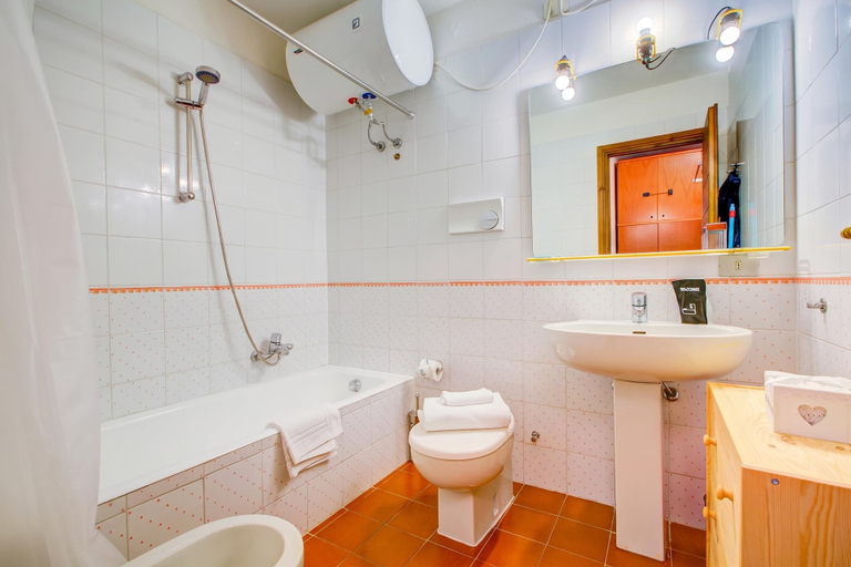 Bathroom 3, Appartamento I Larici, Torino