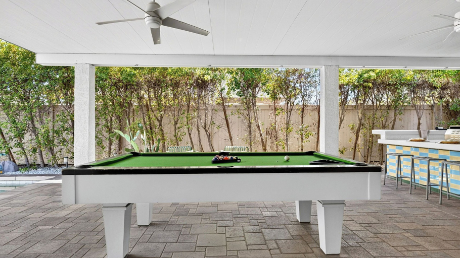 Interior 4, The Encore by Avantstay Pool + Hot Tub + Outdoor Pool Table + Fire Pit Mins to the Polo Fields, Riverside