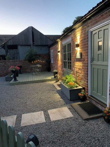 Terrace/patio 3, Bungalow Sleeps 2 With Garden, Lincolnshire