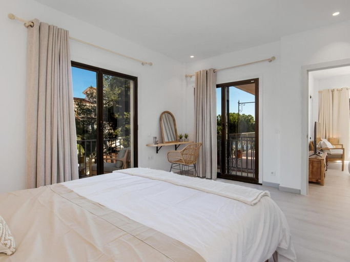 Bedroom 3, Luminoso Apartamento en Andaluc a del Mar, Málaga
