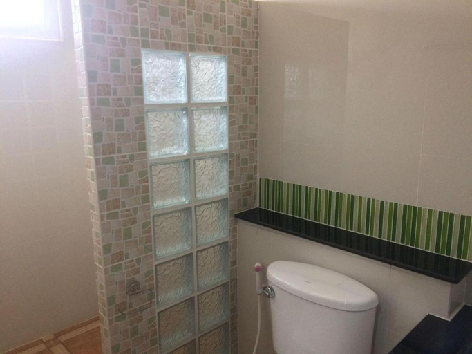 Bathroom 3, Suanrak Resort, Muang Suphanburi