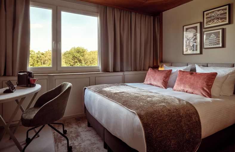 Bedroom 1, Leonardo Frankfurt City South, Frankfurt am Main