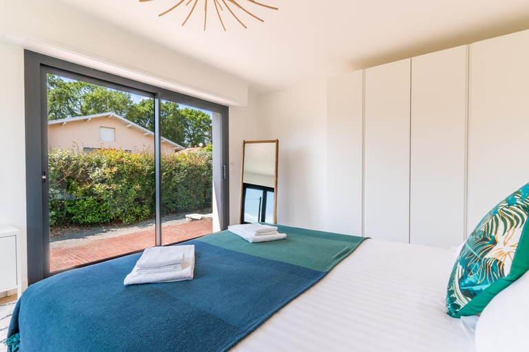 Bedroom 2, Villa confortable a Seignosse avec piscine privee, Landes