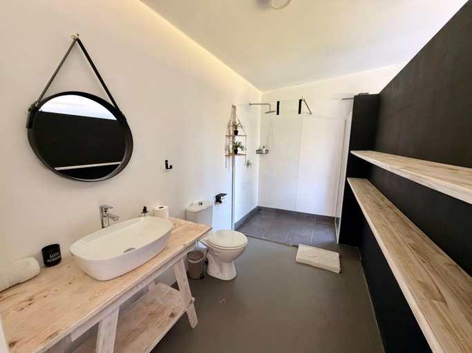 Bathroom 3, Ndlovu Addo River Lodge, Cacadu