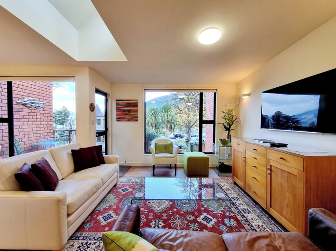 Living area 5, Penrich Court, Queenstown-Lakes