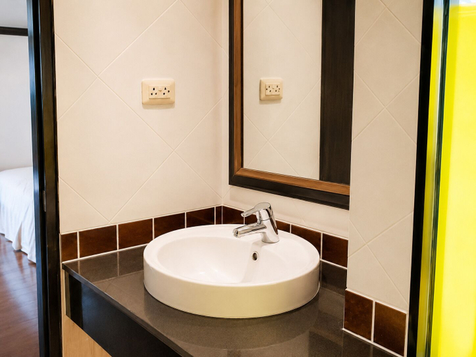 Bathroom 4, Lanta Mermaid Boutique House, Ko Lanta