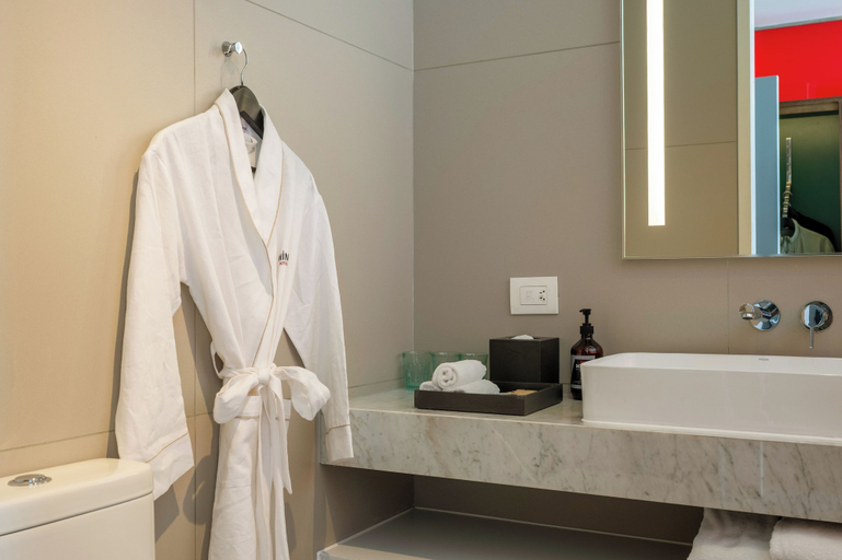 Bathroom 5, Wink Hai Phong Centre, Unscripted by Hyatt - 24 Hours stay, Hồng Bàng