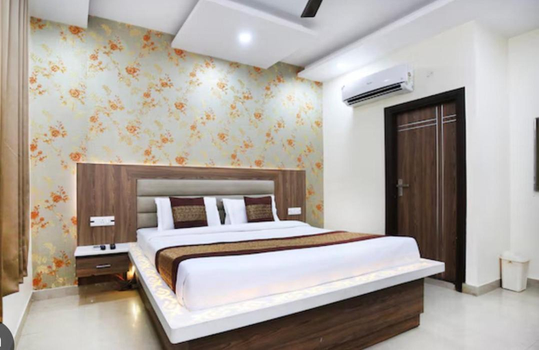 4, Hotel The Queen, Amritsar