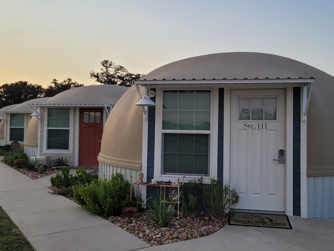 Others 1, Country Dome Suites, Austin