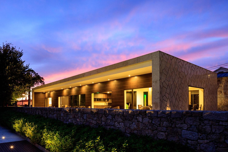 Facilities 3, Solar Dos Caceres, Fornos de Algodres