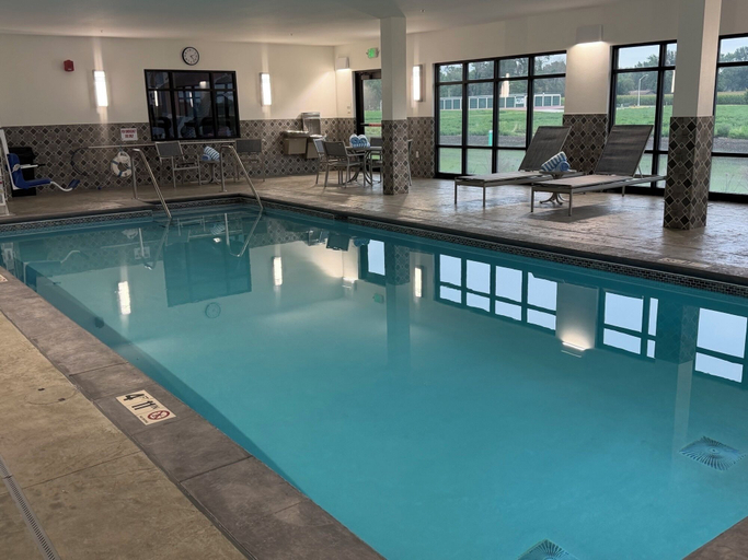 Pool 2, AmericInn By Wyndham Mountain Lake Mn, Cottonwood