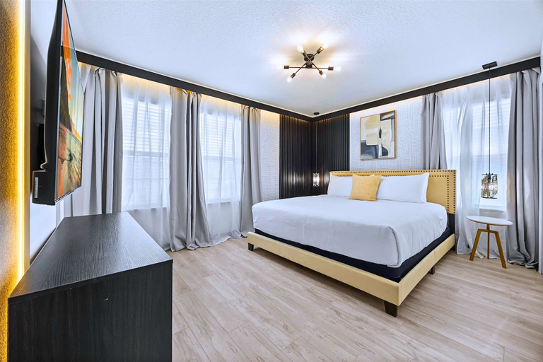 Interior 3, Upstay Villa w Theater, Game Room, Pool+hot Tub, Polk