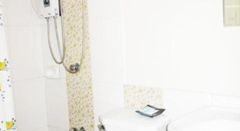 Bathroom 4, Ati-Atihan Festival Hotel, Kalibo